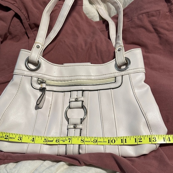 croft & barrow Handbags - Croft &‎ Barrow Cream Shoulder Bag